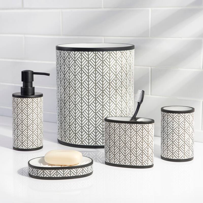 Shelby Resin Wastebasket