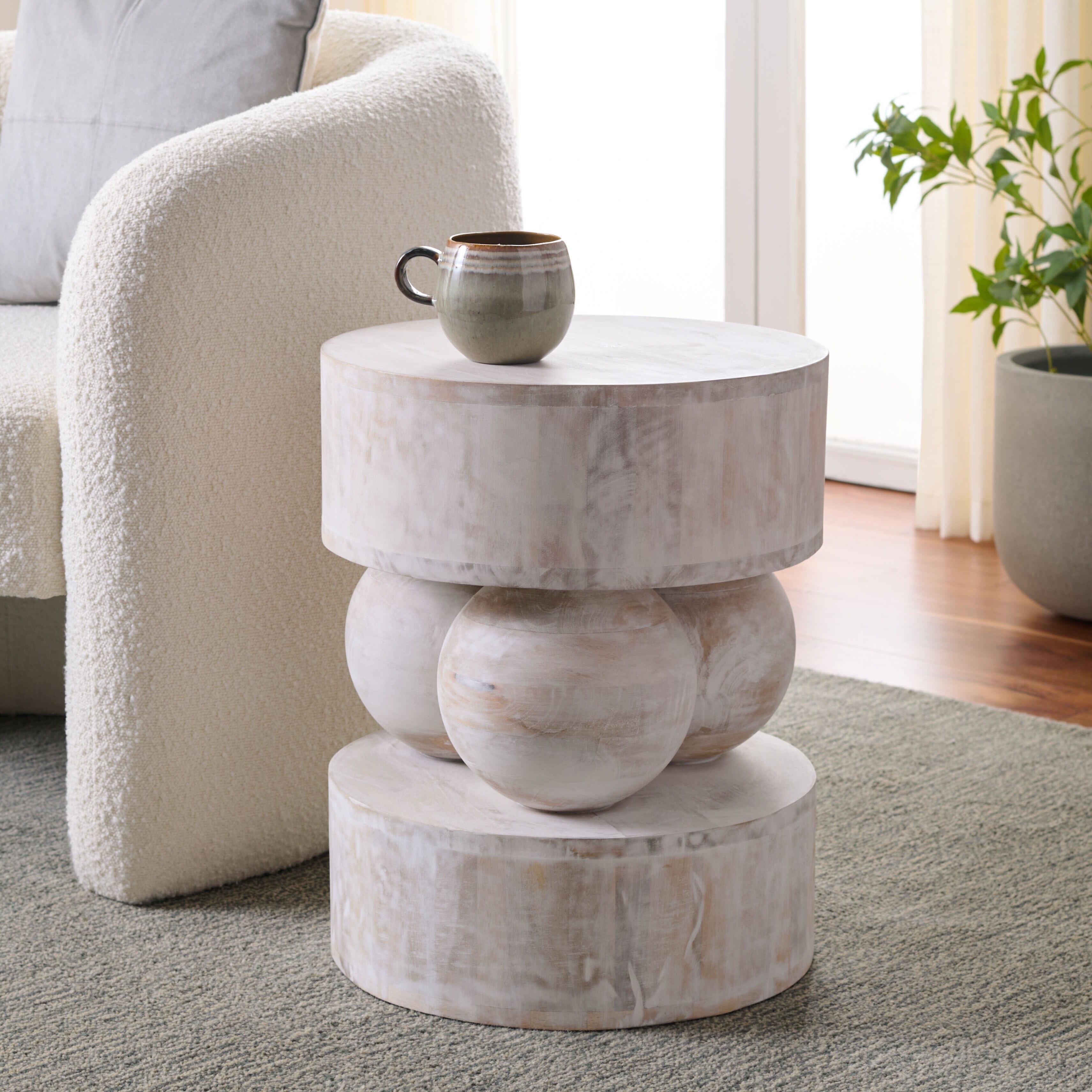 SAFAVIEH Home Xavier Round Accent Table - 16"W x 16"D x 20"H