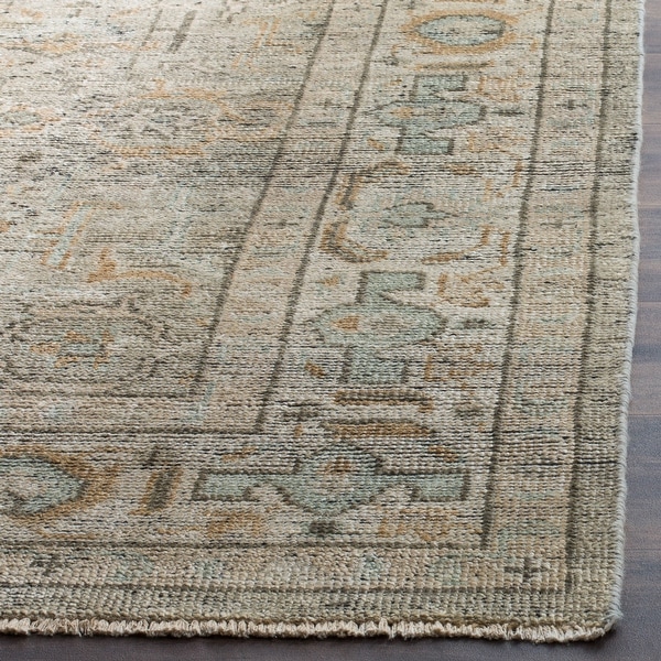SAFAVIEH Hand-knotted Izmir Amina Oriental Wool Area Rug - Bed