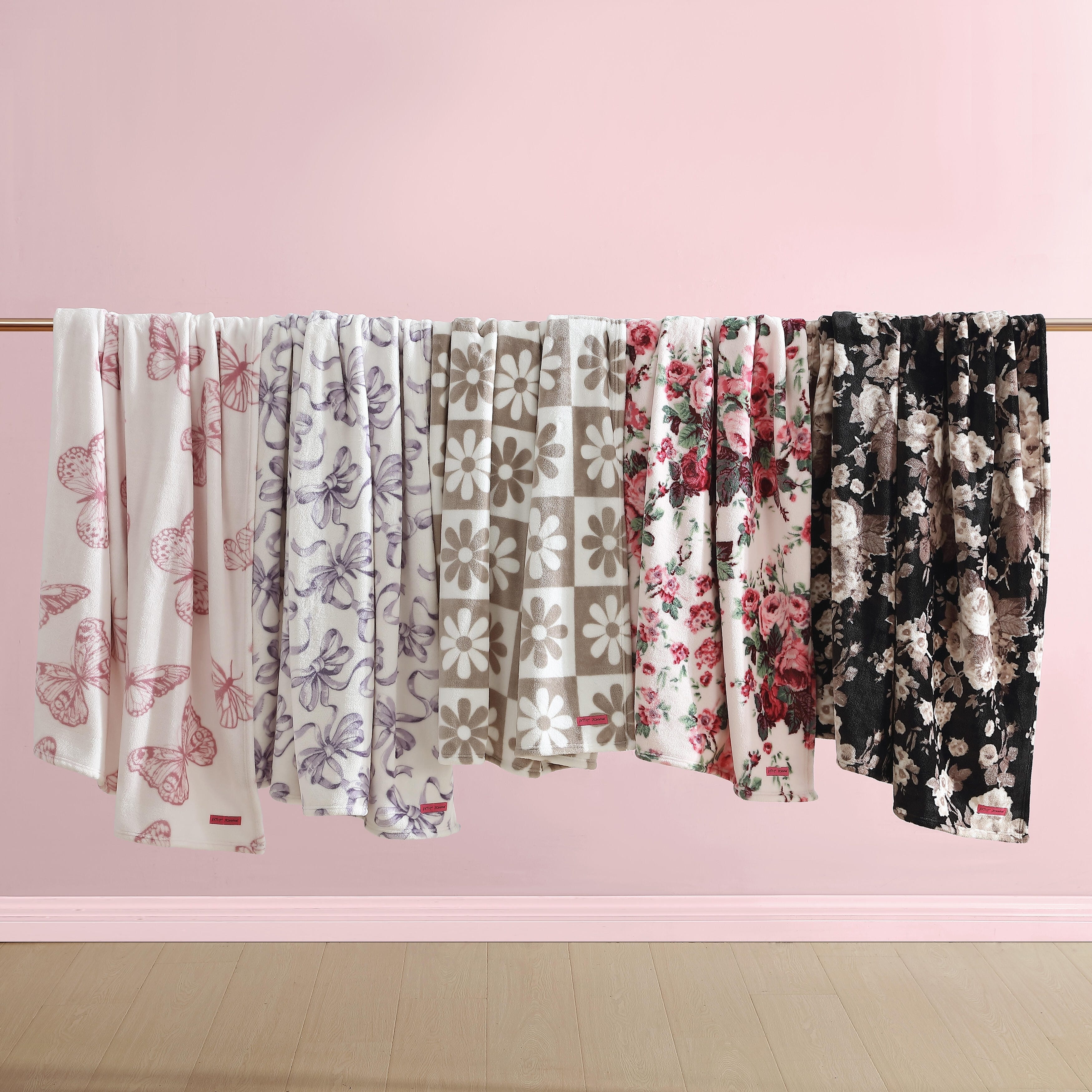 Betsey Johnson Printed Ultra Soft Plush Reversible Blanket