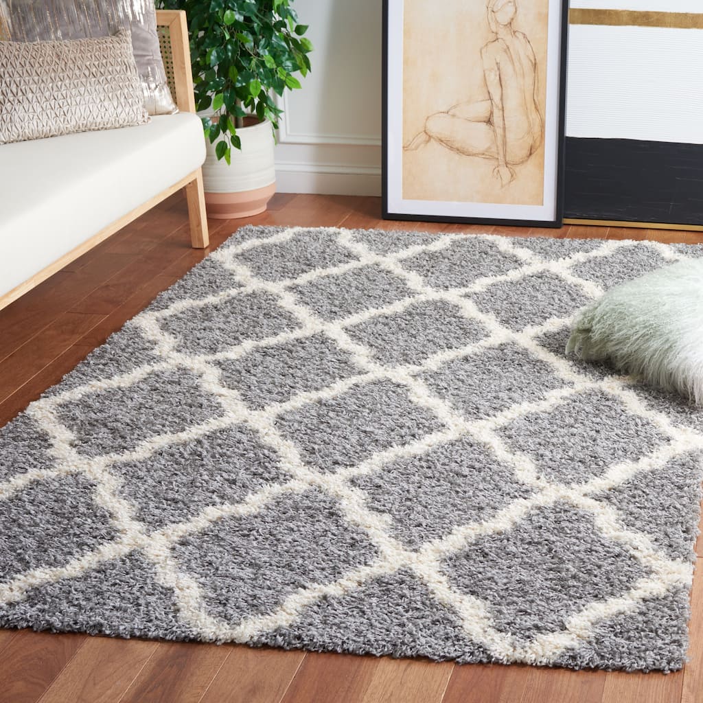 SAFAVIEH Dallas Shag Giusy Trellis 1.5-inch Thick Rug - Grey/Ivory - 5' 1" x 7' 6"