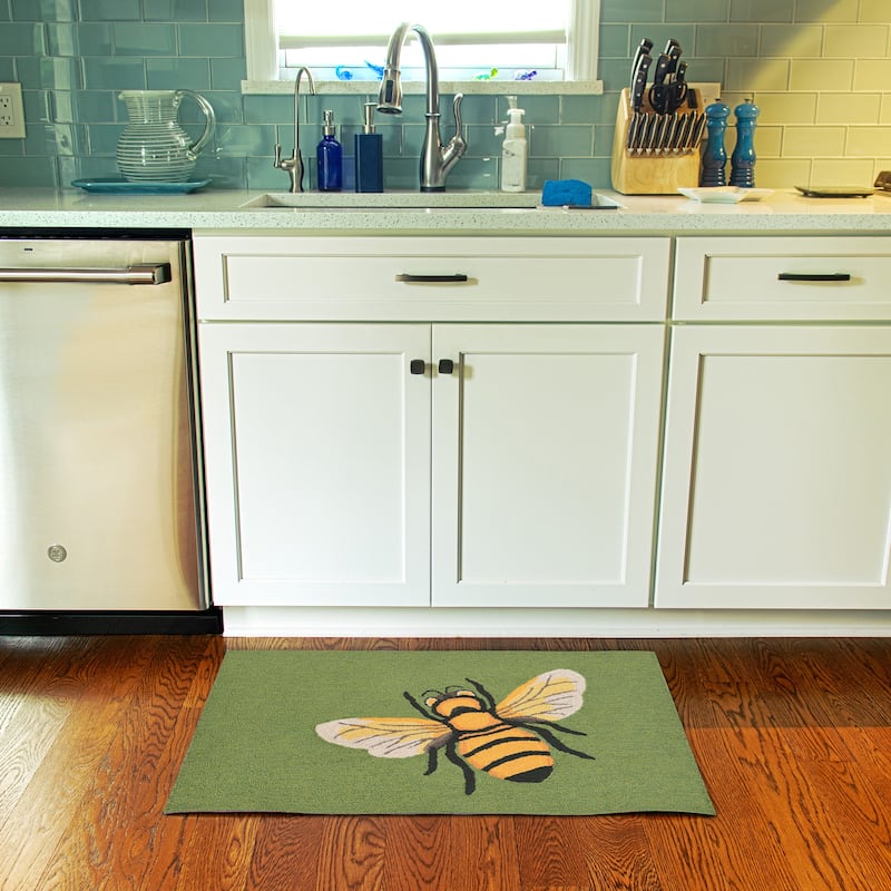 Liora Manne Frontporch Bee Indoor/Outdoor Rug - 2' x 3'