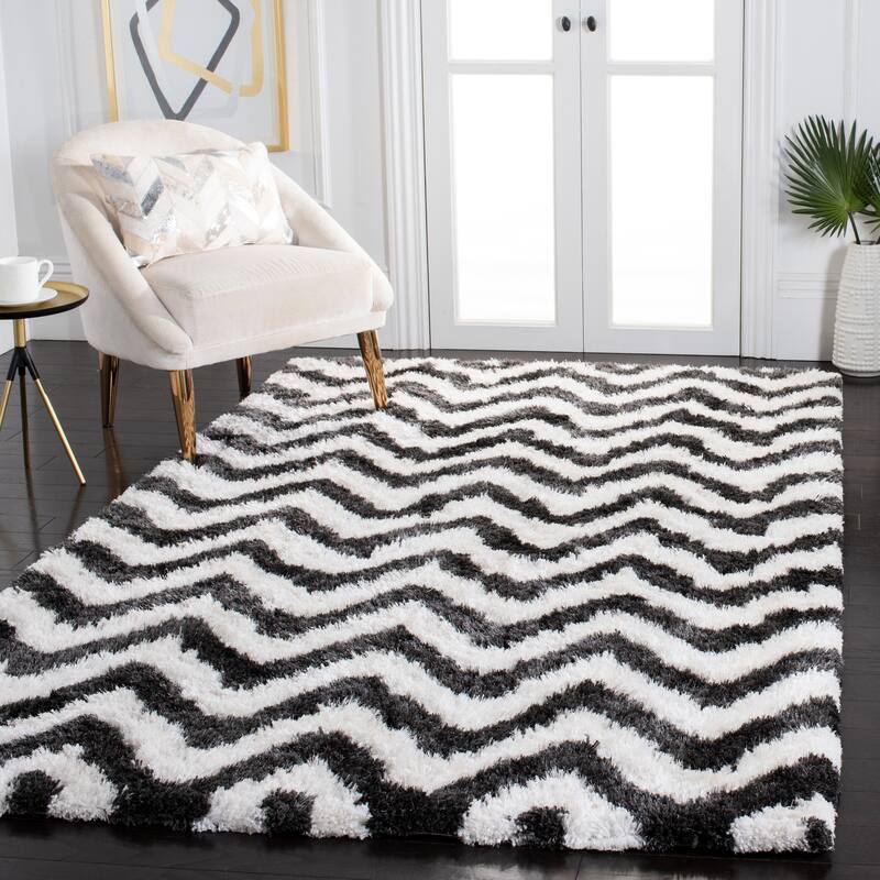 SAFAVIEH Handmade Barcelona Shag Rayya Polyester Rug - 8' x 10' - Graphite/Ivory