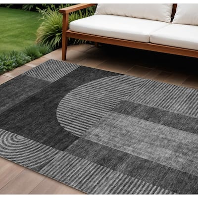 HomeRoots Geometric Transitional Rectangle Outdoor Rug