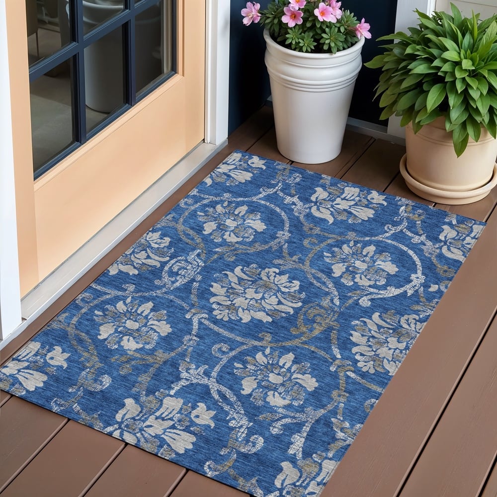 HomeRoots Floral Traditional Rectangle Outdoor Rug