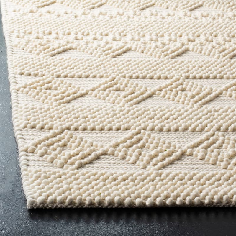 SAFAVIEH Handmade Natura Annedorte Wool Rug