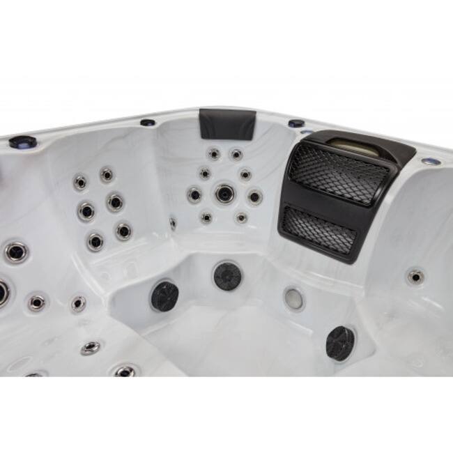 Luxury Spas Victoria 6-Person Spa