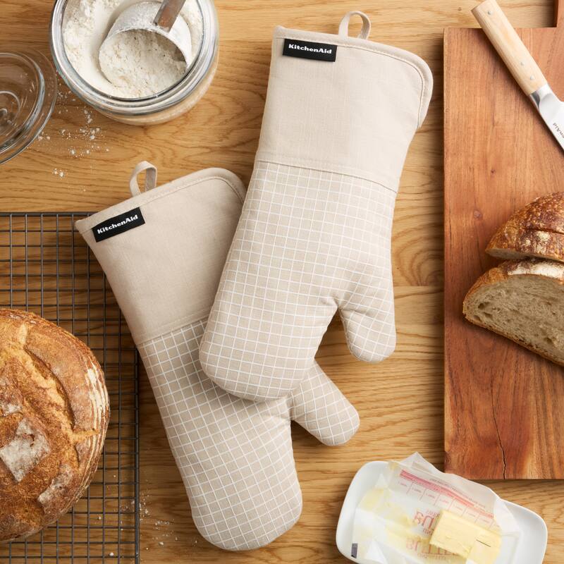 KITCHENAID Gourmet Series Gridlines Oven Mitts 2-Pack Set, Heat Resistant up to 600°F, Soft Silicone Grip, Magnetic Cuff