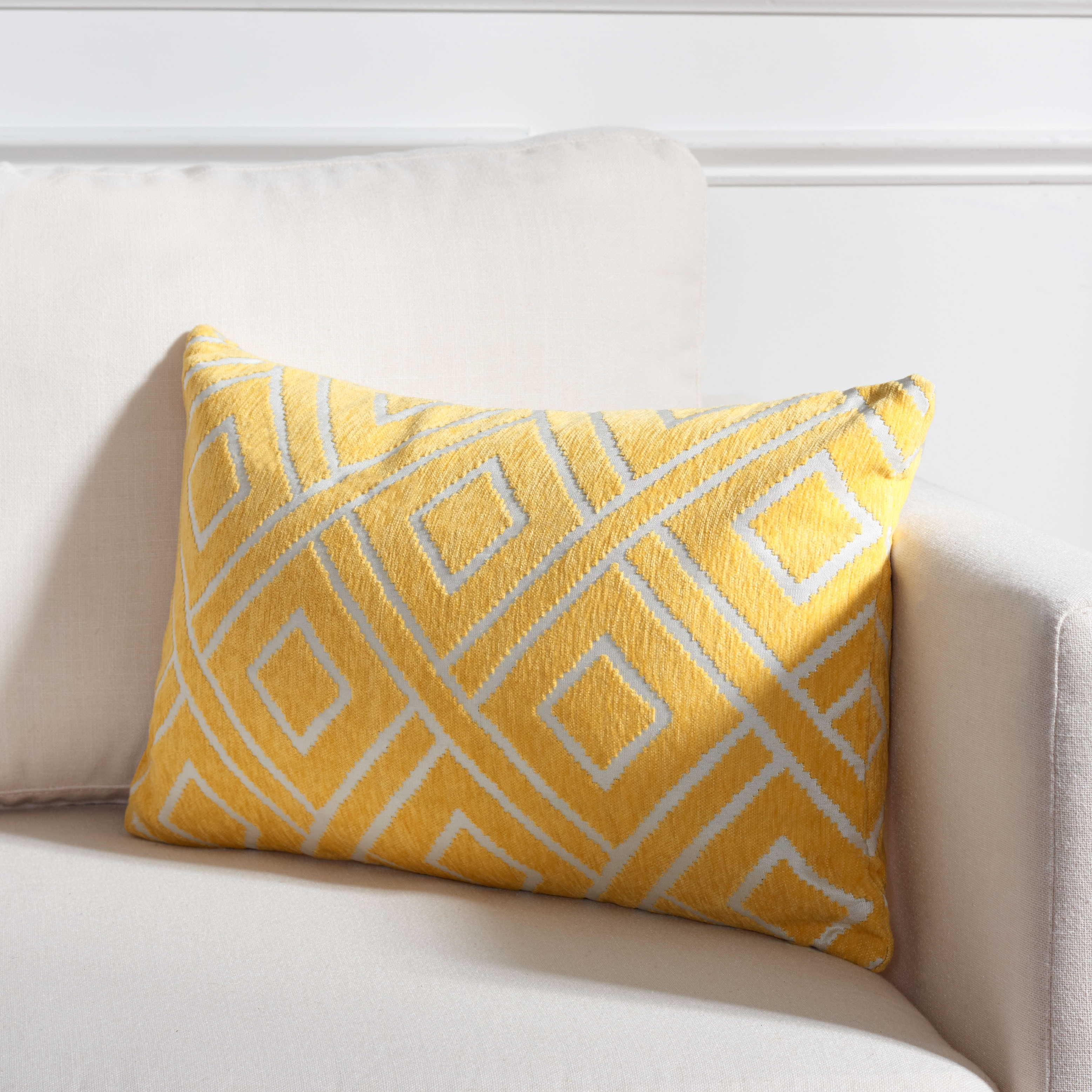 Safavieh throw store pillows
