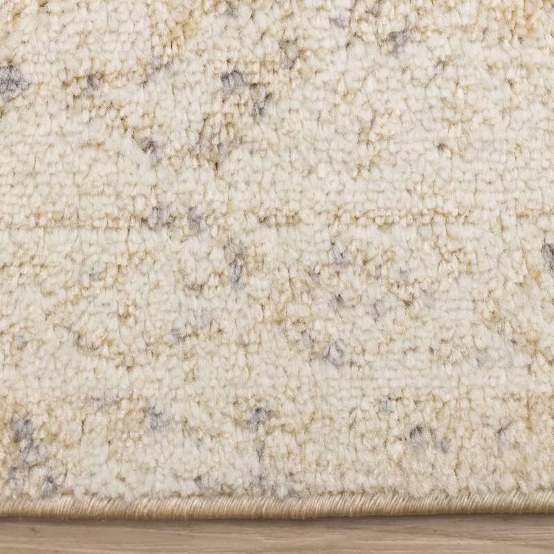 Ellis Collection - Subtle Traditional Elegant Beige Cream Area Rug