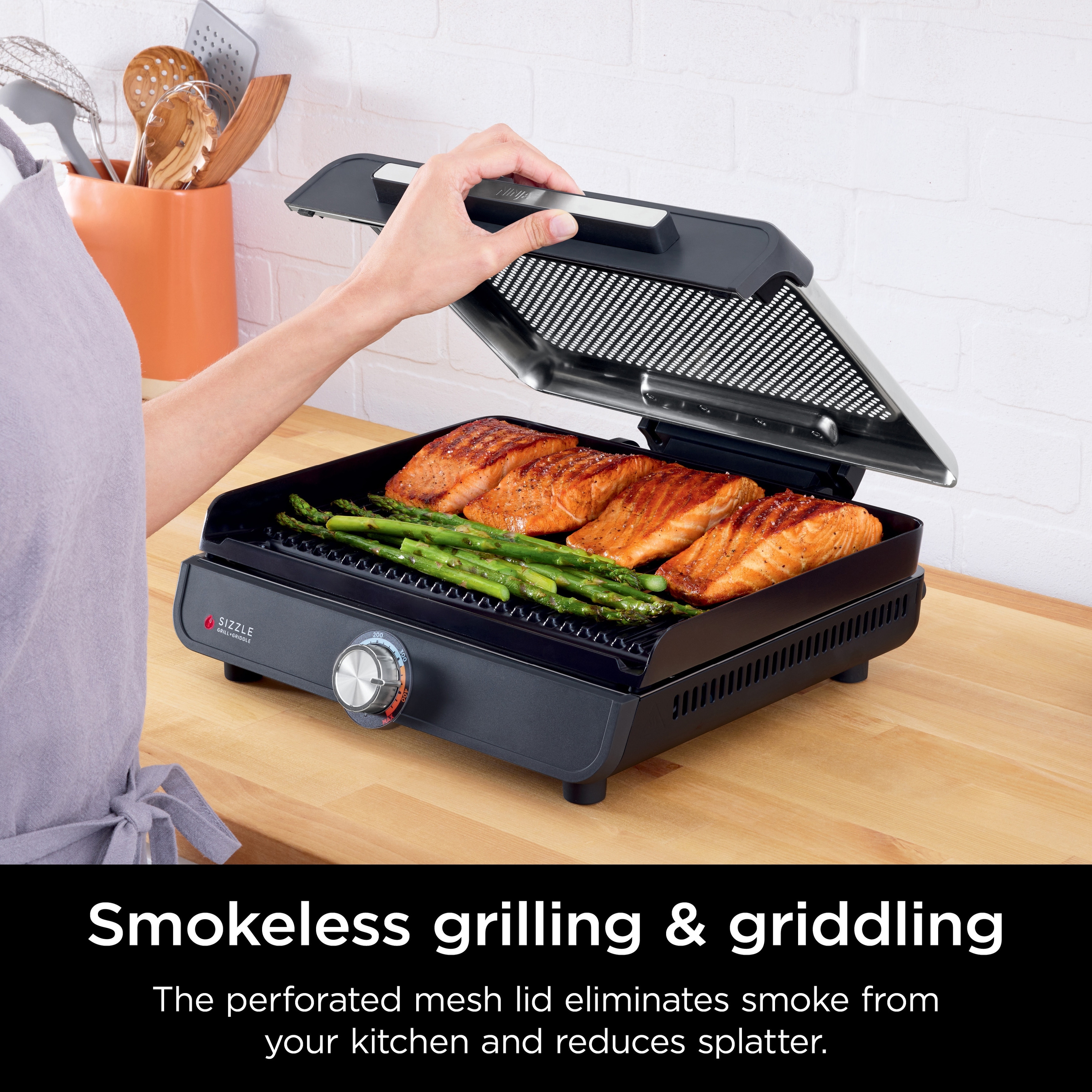 Ninja Gr100 Sizzle Smokeless Indoor Grill with Nonstick Grill Plate