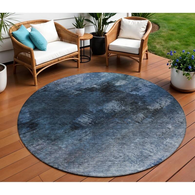 HomeRoots Abstract Transitional Rectangle Outdoor Rug - 8' Round