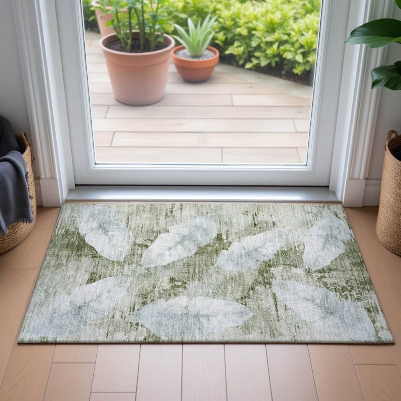 Machine Washable Indoor/Outdoor Modern Leaf Chantille Rug