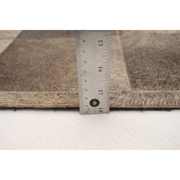 ECARPETGALLERY Handmade Cowhide Patchwork Grey Leather Rug - 4'1 x 6'1