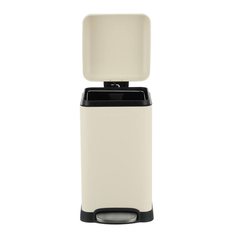 happimess Betty Retro Mini 3.2-Gallon Step-Open Trash Can