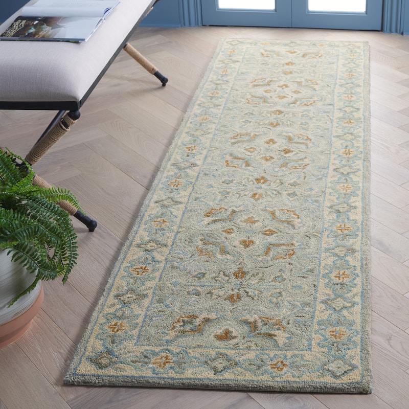 SAFAVIEH Handmade Heritage Damask Traditional Wool Rug