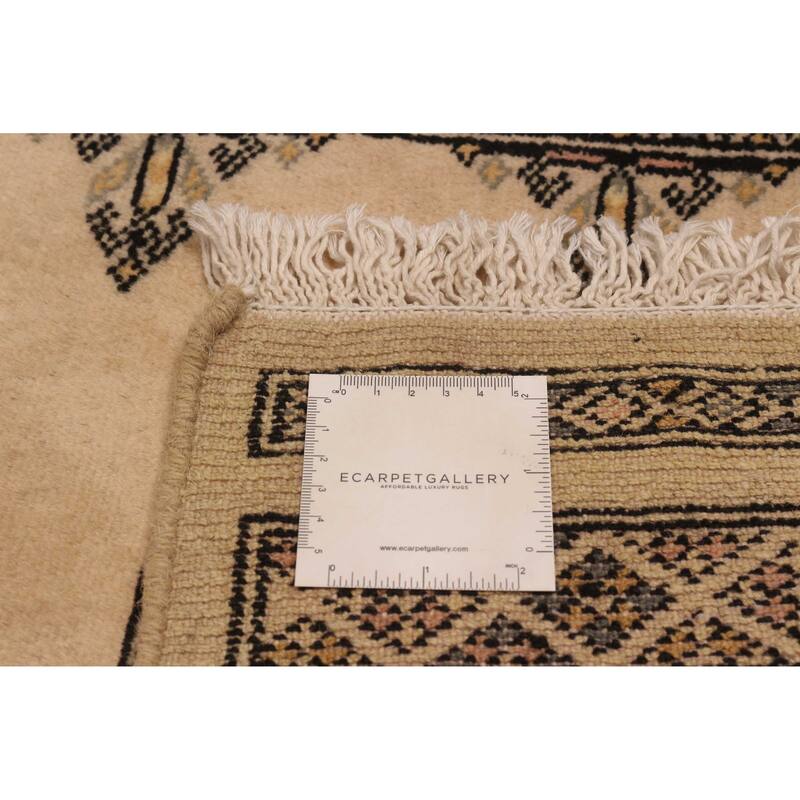 ECARPETGALLERY Hand-knotted Peshawar Bokhara Ivory Wool Rug - 2'8 x 6'3