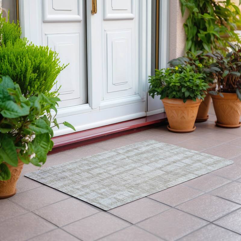 Machine Washable Indoor/ Outdoor Chantille Contemporary Ombre Rug - Taupe - 1'8" x 2'6"