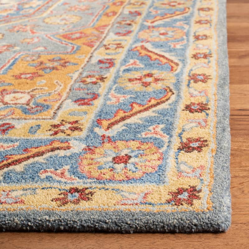 SAFAVIEH Handmade Antiquity Olgerta Traditional Oriental Wool Rug