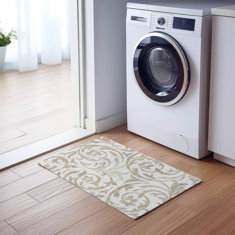 Machine Washable Indoor/ Outdoor Chantille Floral Scroll Rug