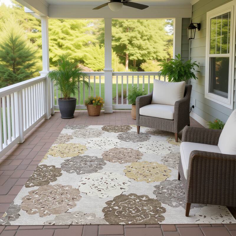 Machine Washable Indoor/ Outdoor Global Motif Chantille Rug