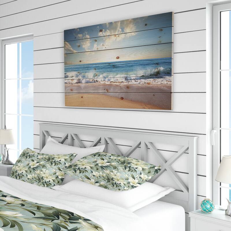 Designart "Bamboo Whispers Tropical Pattern I" White Floral Bedding Set With Shams