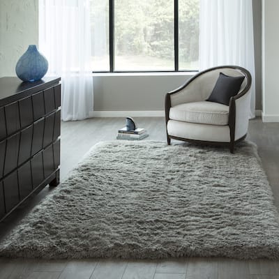 Momeni Enchanted Shag Polyester Contemporary Solid Shag Rug