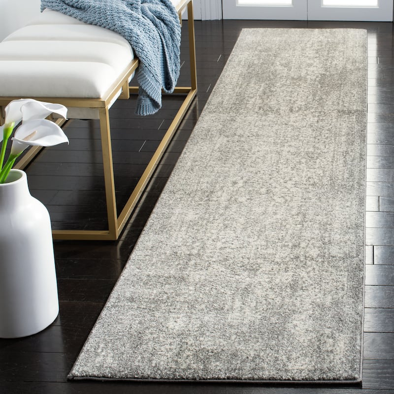 SAFAVIEH Evoke Quinn Vintage Distressed Rug