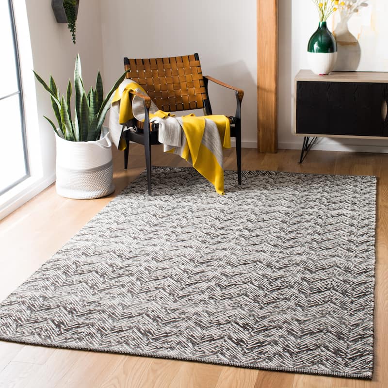 SAFAVIEH Handmade Kilim Wafa Wool Rug - 8' x 10' - Brown/Charcoal