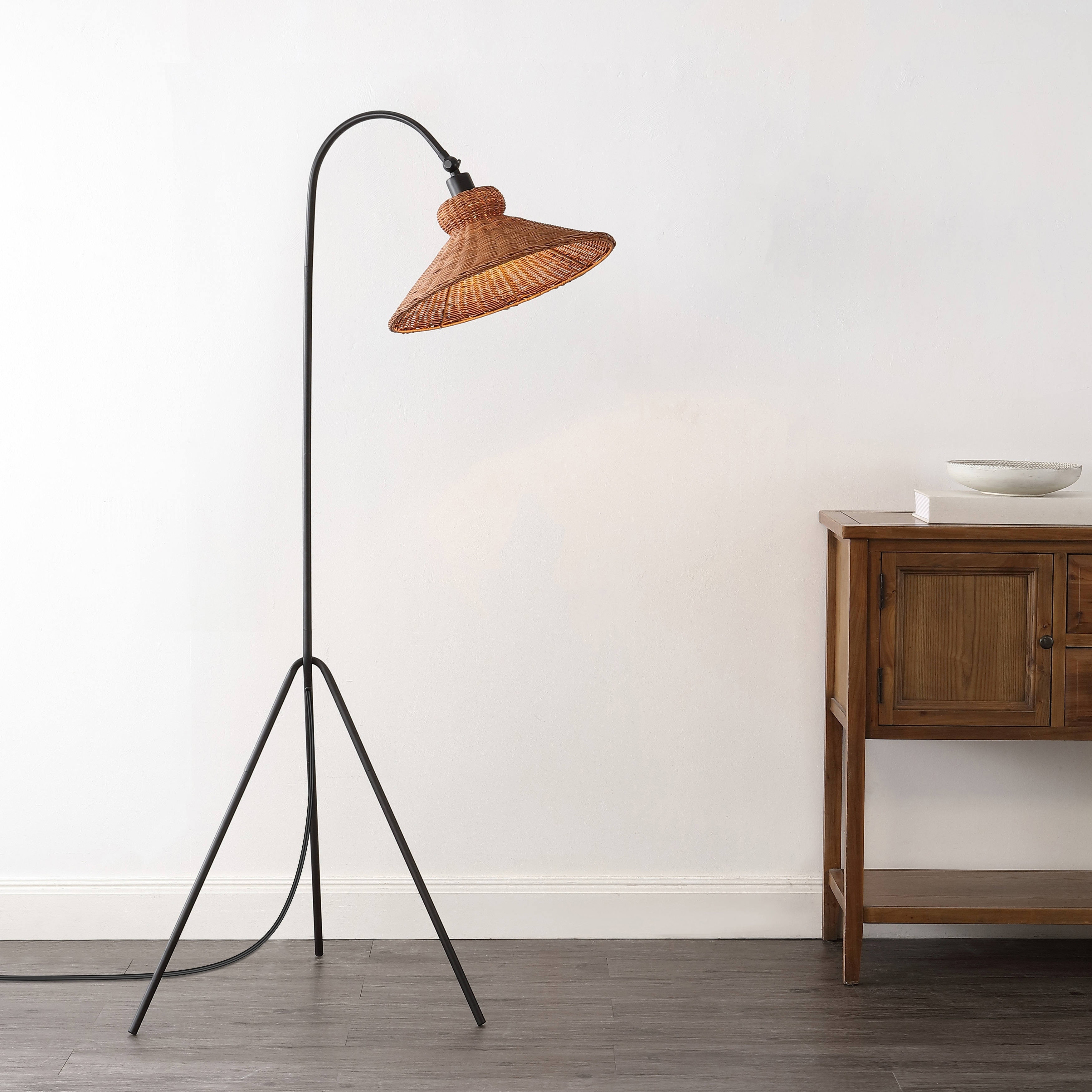 Safavieh enrica floor lamp on sale