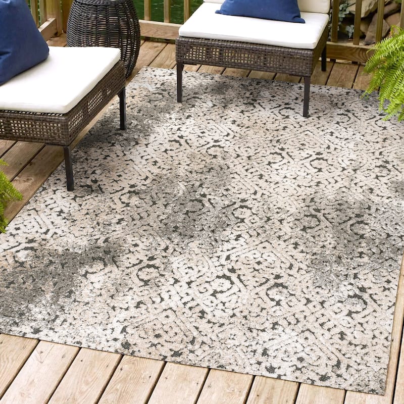 JONATHAN Y Loom High-Low Two-Tone Monstera Leaf Area Rug