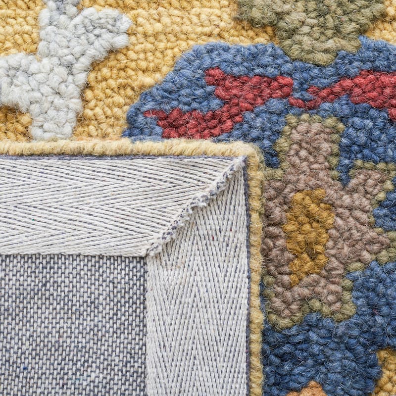 SAFAVIEH Fiorello Handmade Blossom French Country Wool Area Rug