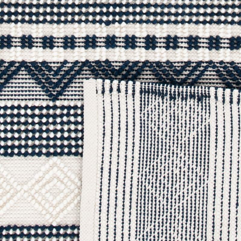 SAFAVIEH Handmade Natura Annedorte Wool Rug
