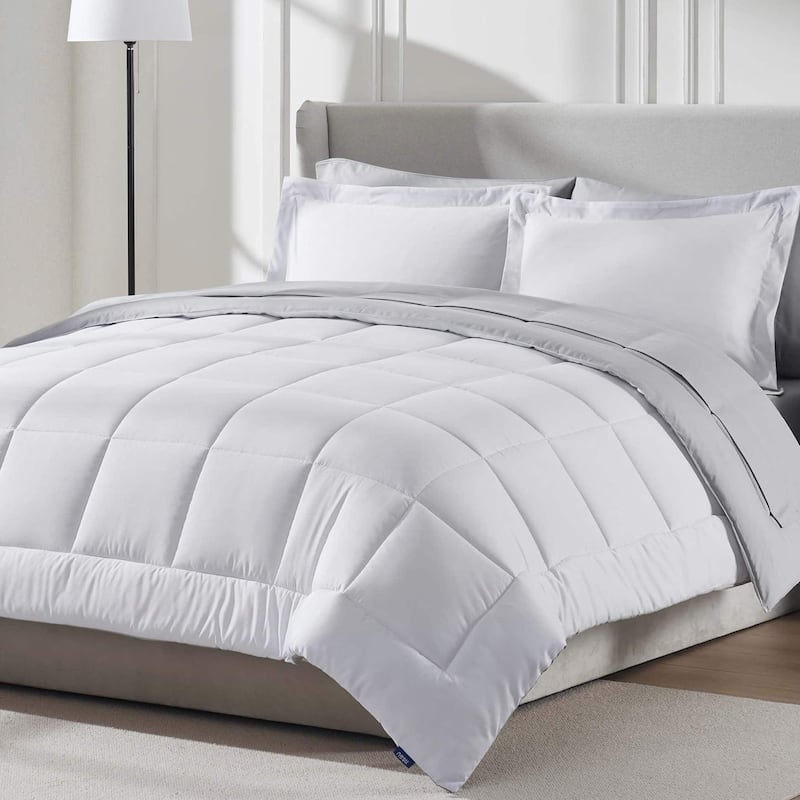 Emperyan Reversible Comforter Set Bed in a Bag with Cooling Pillow - Full/White - Full
