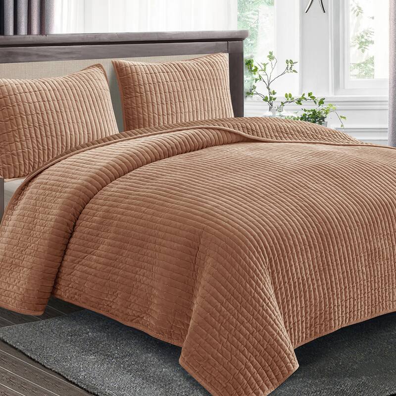 Wonderful Velvet 3 Piece Quilt Set
