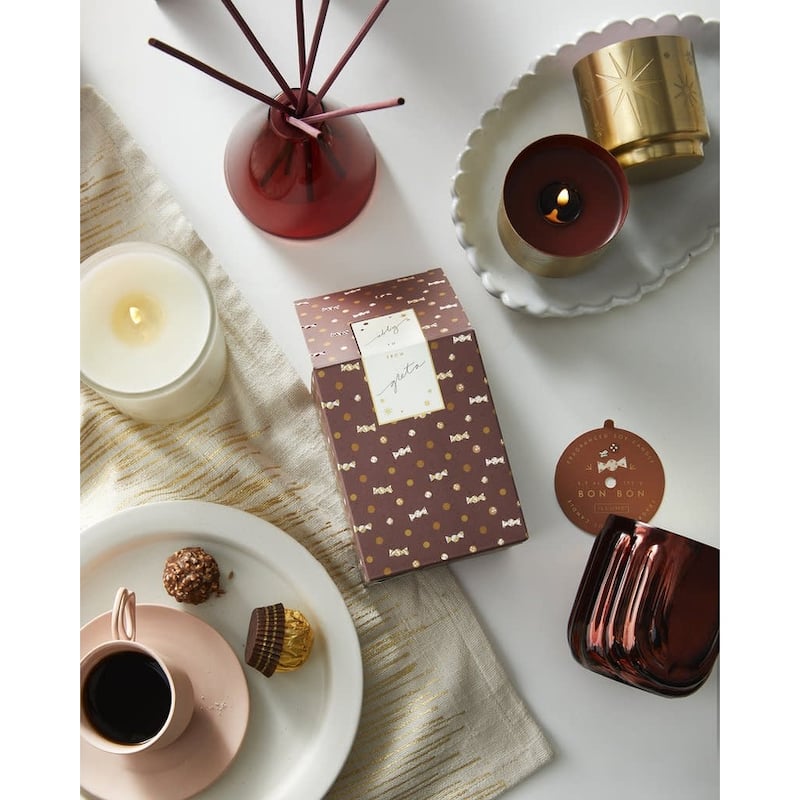 ILLUME Fa La Lovely Bon Bon Candle