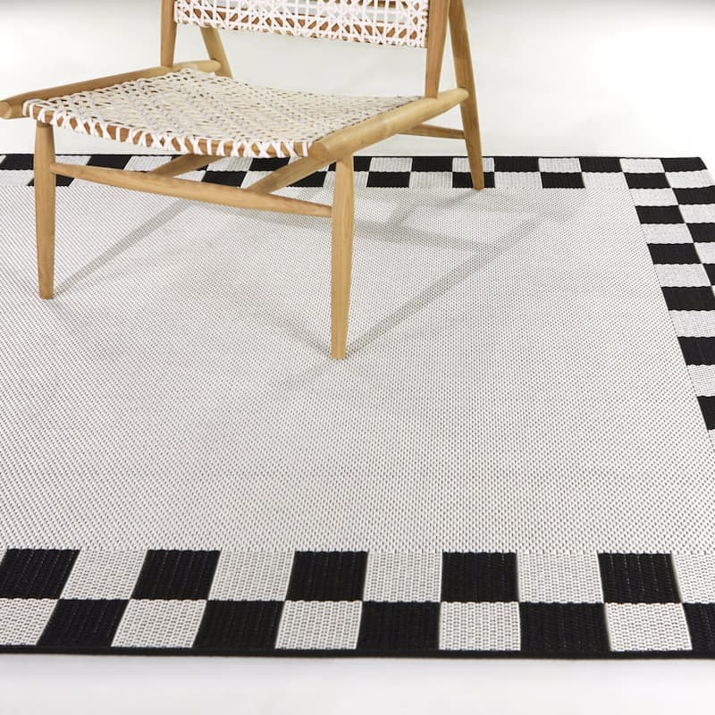 Tabor Checkered Border Indoor/Outdoor Area Rug