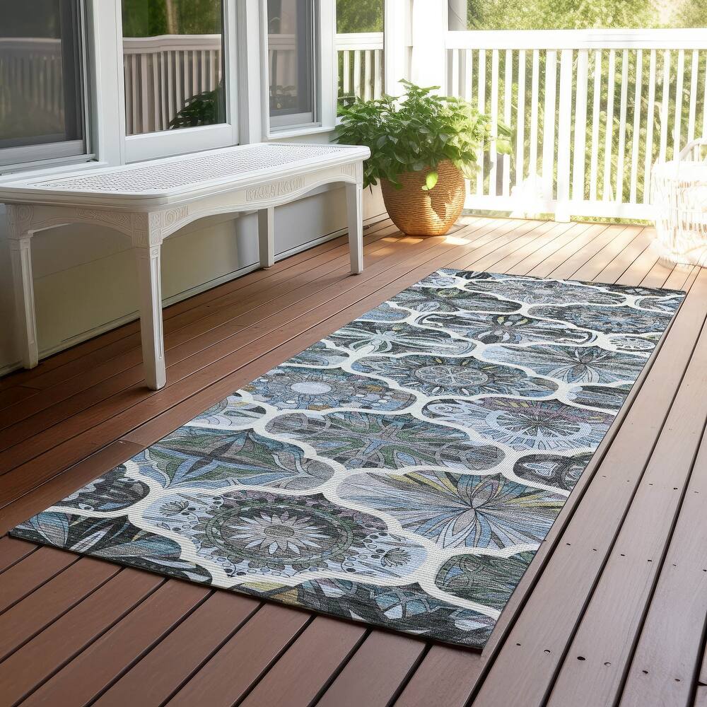 Machine Washable Indoor/ Outdoor Trellis Mosaic Chantille Rug