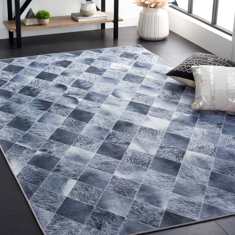 SAFAVIEH Faux Hide Maighread Machine Washable Slip Resistant Rustic - 4' x 6' - Grey/Dark Grey - Rectangle