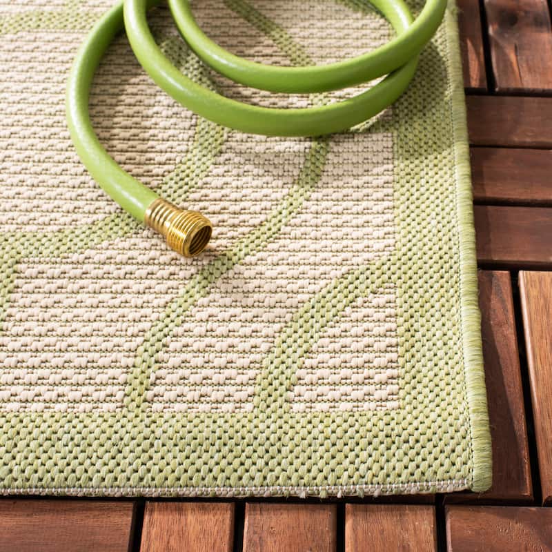 SAFAVIEH Courtyard Pazia Indoor/ Outdoor Waterproof Patio Backyard Rug