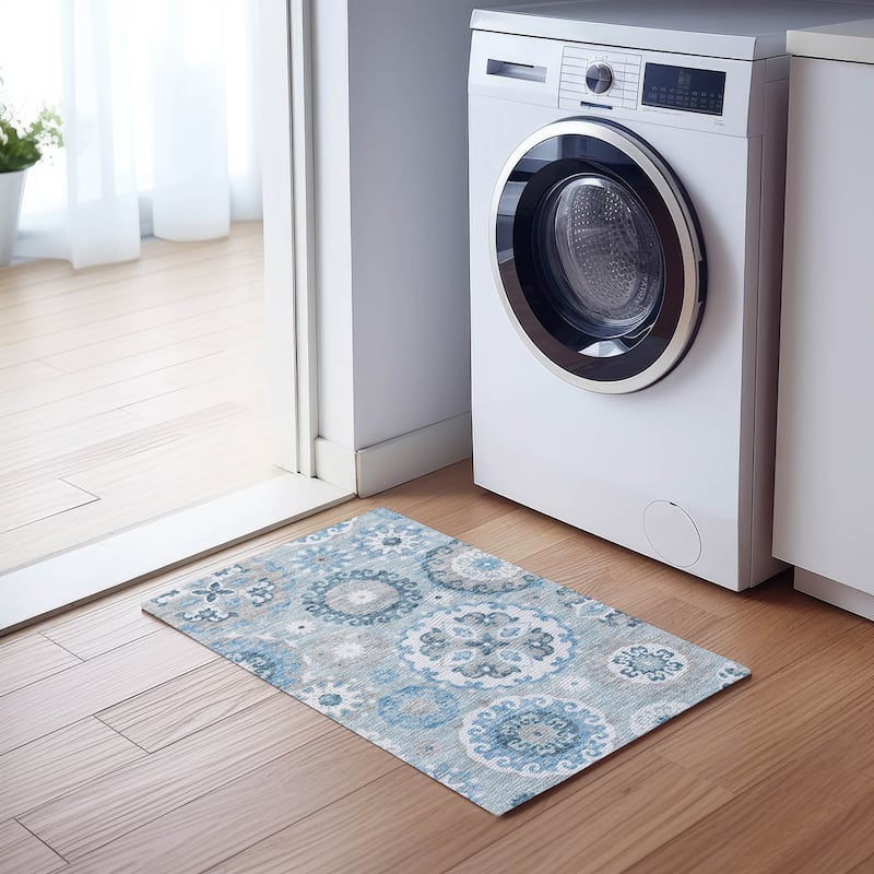 Machine Washable Indoor/ Outdoor Chantille Casual Medallion Rug