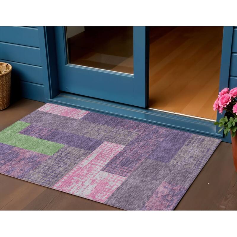 HomeRoots Geometric Transitional Rectangle Outdoor Rug - 3' x 5'