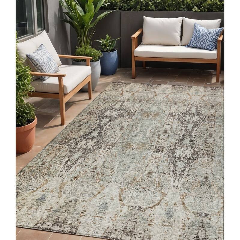 HomeRoots Floral Transitional Rectangle Outdoor Rug - 5' X 8'