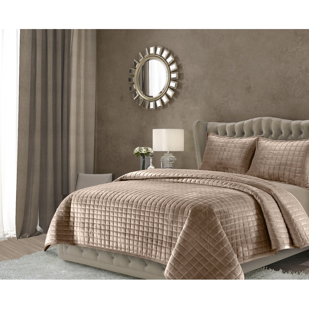 Florence Velvet Oversized Solid Quilt Set