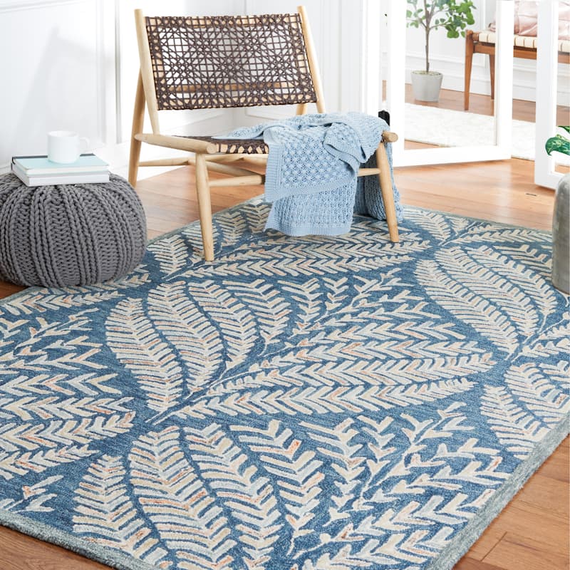 SAFAVIEH Handmade Capri Ilianka Wool Rug - 7' Square - Grey/Ivory - Square