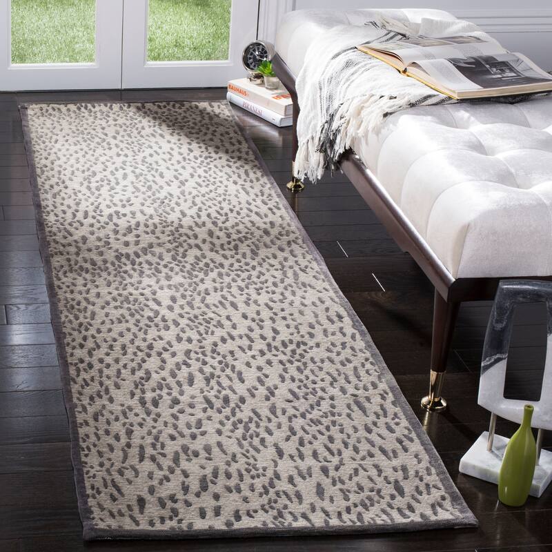 SAFAVIEH Handmade Marbella Goril Modern Polyester Rug