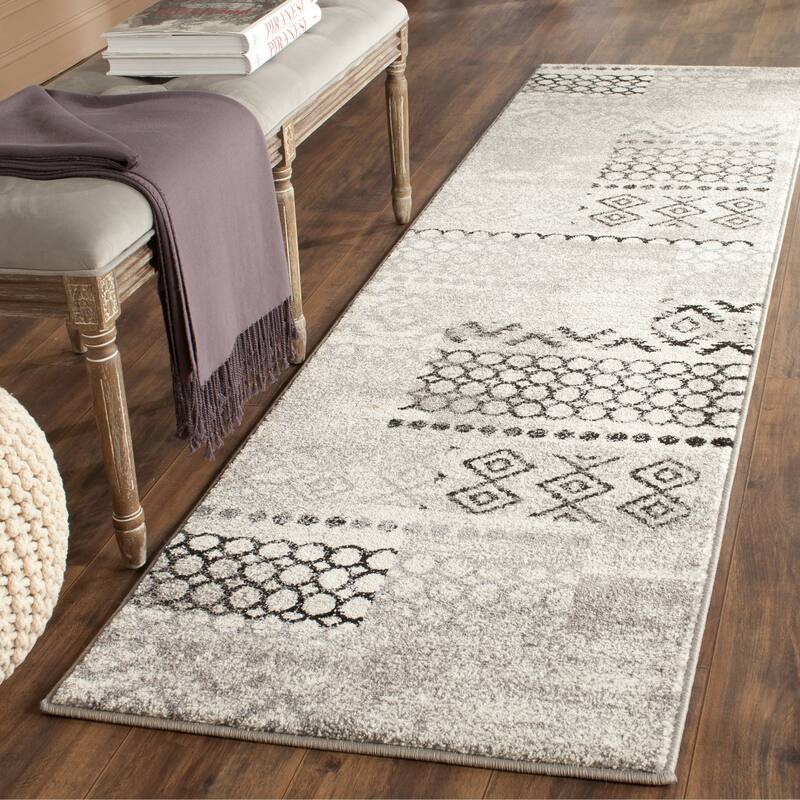 SAFAVIEH Evoke Bridgette Distressed Vintage Boho Rug