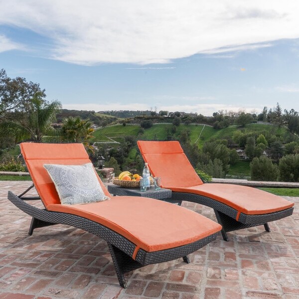 Vilano outdoor 2024 cushioned lounge chair
