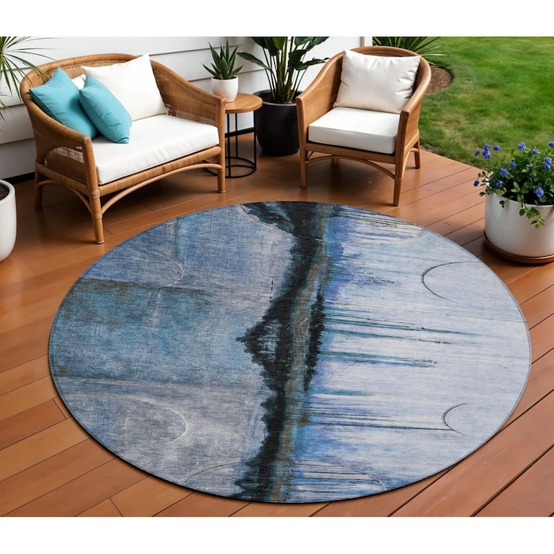 HomeRoots Abstract Transitional Rectangle Outdoor Rug - 8' Round