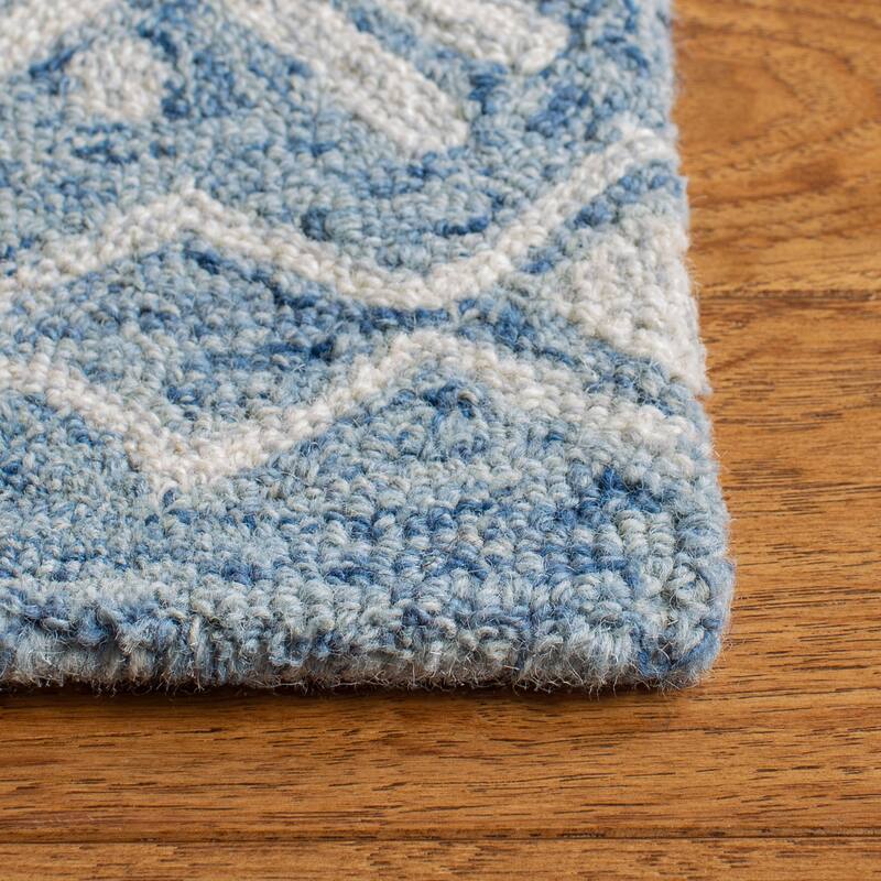 SAFAVIEH Handmade Micro-Loop Nikolina Wool Rug